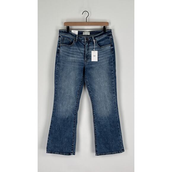 BKE Womens Payton Bootcut Stretch Jeans Mid Rise Size 31 x 30 Short New Denim - Picture 3 of 10